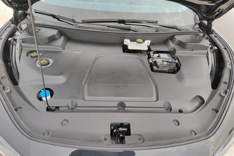 Used XPeng MONA M03 2024 620 with Ultra-Long Range Engine Bay