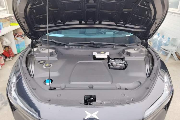 Used XPeng MONA M03 2024 620 with Ultra-Long Range Engine Bay
