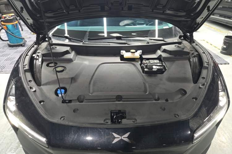Used XPeng MONA M03 2024 620 with Ultra-Long Range Engine Bay