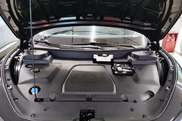 Used XPeng MONA M03 2024 620 with Ultra-Long Range Engine Bay