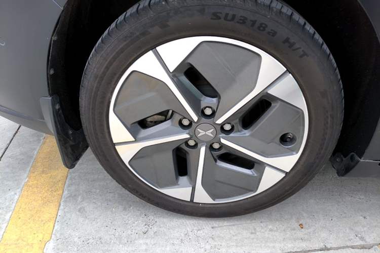 Used XPeng MONA M03 2024 620 with Ultra-Long Range Exterior 5