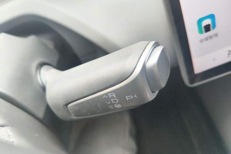 Used XPeng MONA M03 2024 620 with Ultra-Long Range Gear Lever