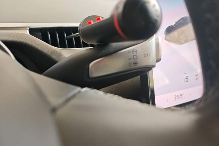 Used XPeng MONA M03 2024 620 with Ultra-Long Range Gear Lever