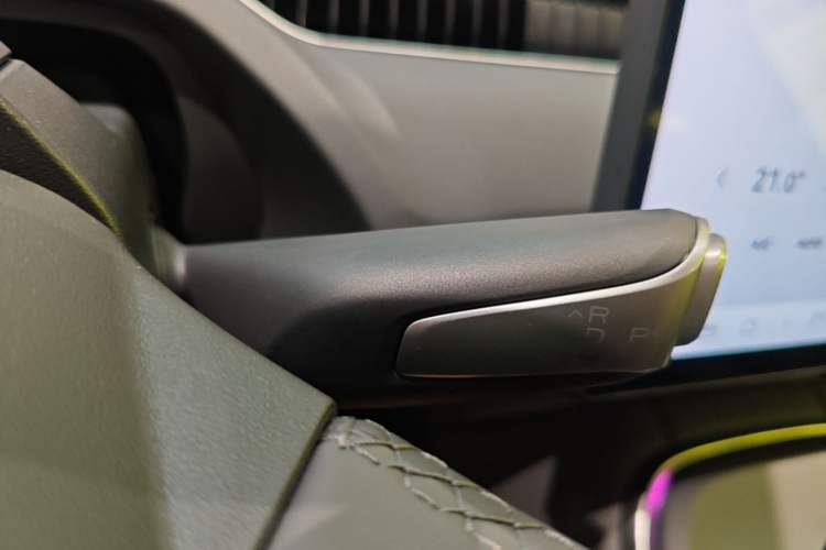Used XPeng MONA M03 2024 620 with Ultra-Long Range Gear Lever