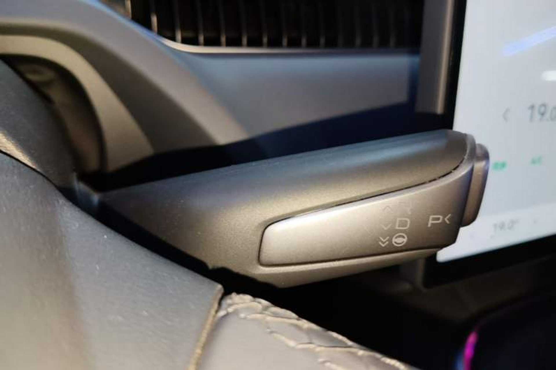 Used XPeng MONA M03 2024 620 with Ultra-Long Range Gear Lever