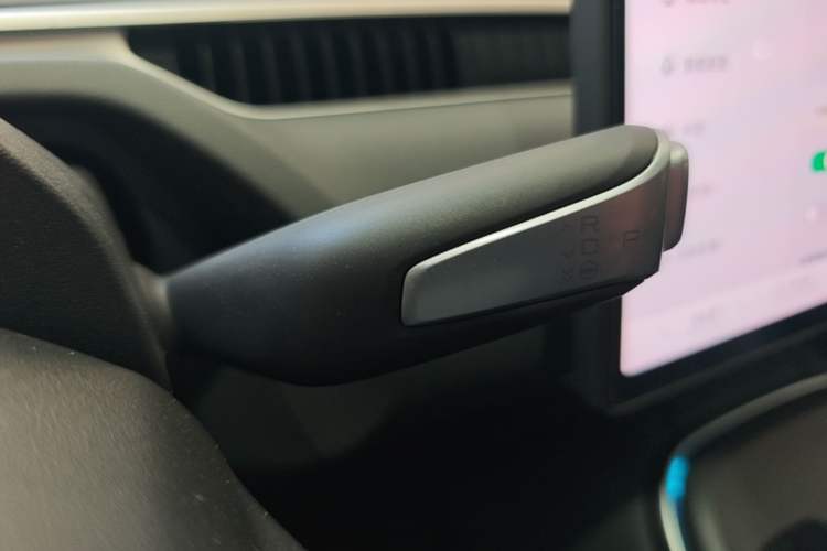 Used XPeng MONA M03 2024 620 with Ultra-Long Range Gear Lever