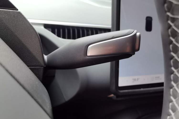 Used XPeng MONA M03 2024 620 with Ultra-Long Range Gear Lever