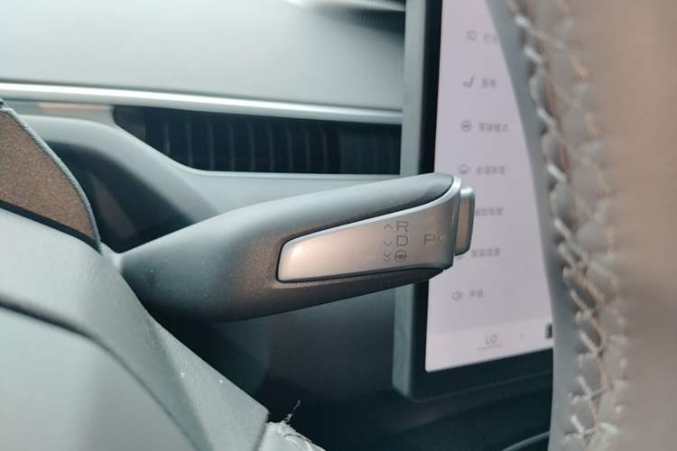 Used XPeng MONA M03 2024 620 with Ultra-Long Range Gear Lever