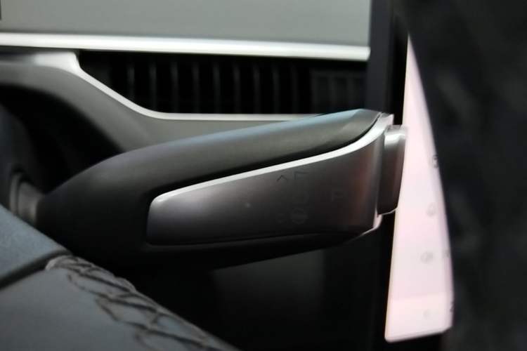 Used XPeng MONA M03 2024 620 with Ultra-Long Range Gear Lever