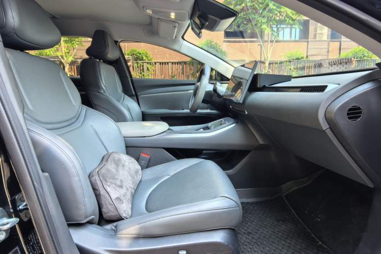 Used XPeng MONA M03 2024 620 with Ultra-Long Range Interior 4