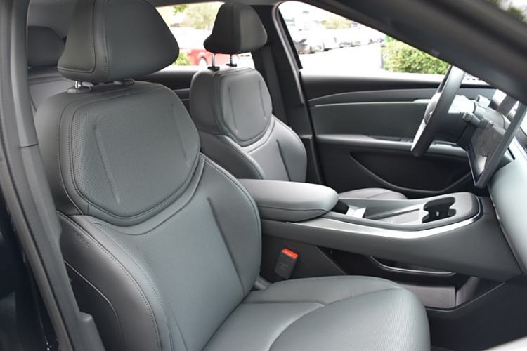 Used XPeng MONA M03 2024 620 with Ultra-Long Range Interior 9