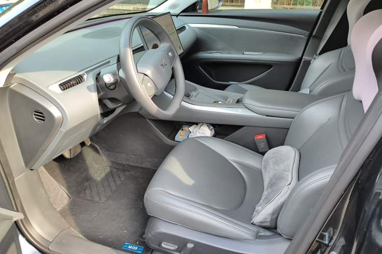 Used XPeng MONA M03 2024 620 with Ultra-Long Range Left Front Seat