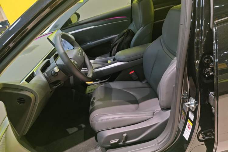 Used XPeng MONA M03 2024 620 with Ultra-Long Range Left Front Seat