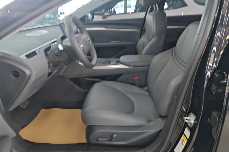 Used XPeng MONA M03 2024 620 with Ultra-Long Range Left Front Seat