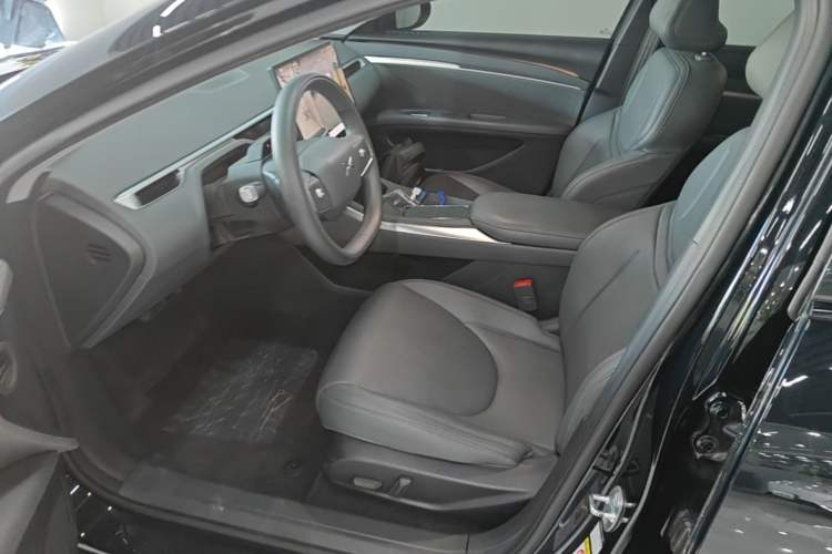 Used XPeng MONA M03 2024 620 with Ultra-Long Range Left Front Seat