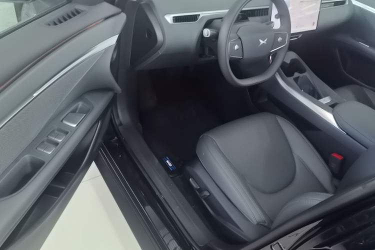 Used XPeng MONA M03 2024 620 with Ultra-Long Range Left Front Seat
