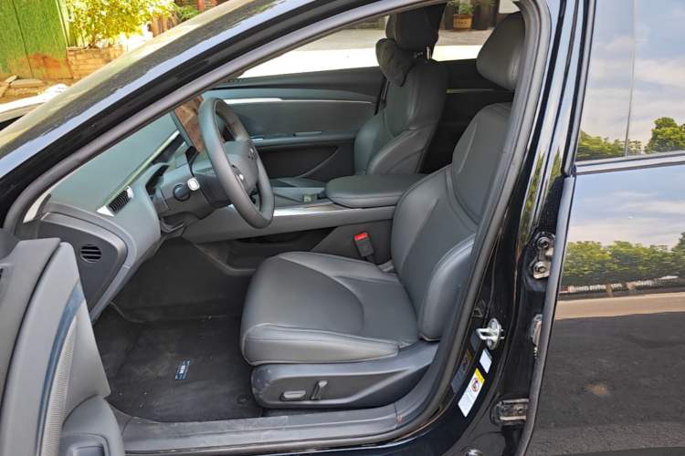 Used XPeng MONA M03 2024 620 with Ultra-Long Range Left Front Seat