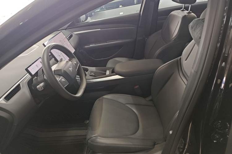 Used XPeng MONA M03 2024 620 with Ultra-Long Range Left Front Seat