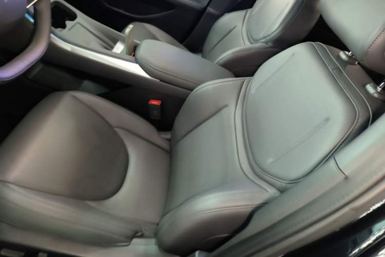 Used XPeng MONA M03 2024 620 with Ultra-Long Range Left Front Seat