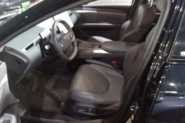 Used XPeng MONA M03 2024 620 with Ultra-Long Range Left Front Seat