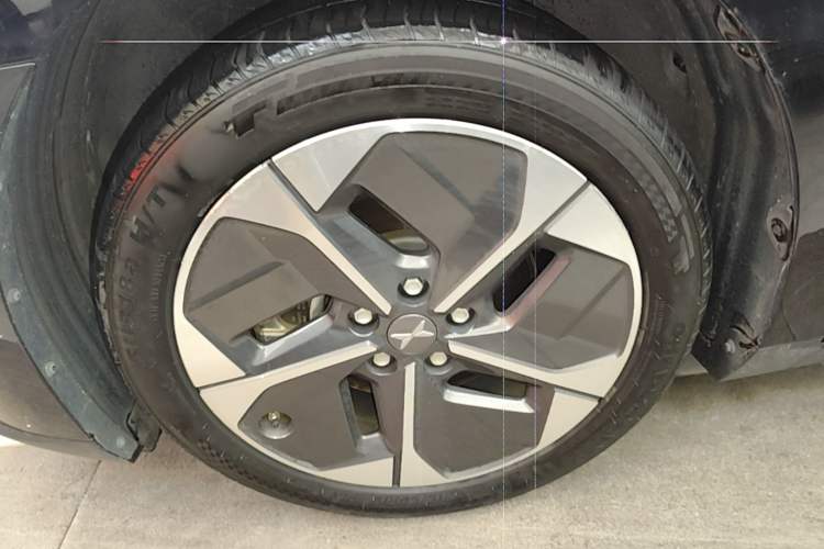 Used XPeng MONA M03 2024 620 with Ultra-Long Range Left Front Wheel Hub