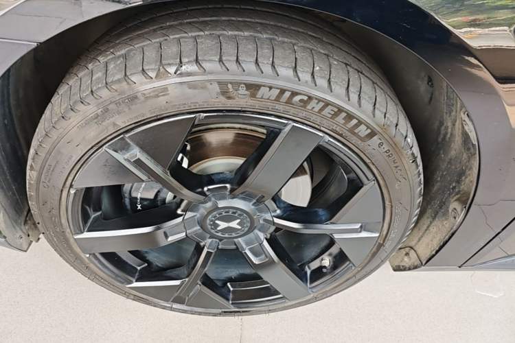 Used XPeng MONA M03 2024 620 with Ultra-Long Range Left Front Wheel Hub