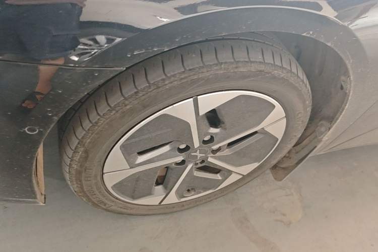 Used XPeng MONA M03 2024 620 with Ultra-Long Range Left Front Wheel Hub