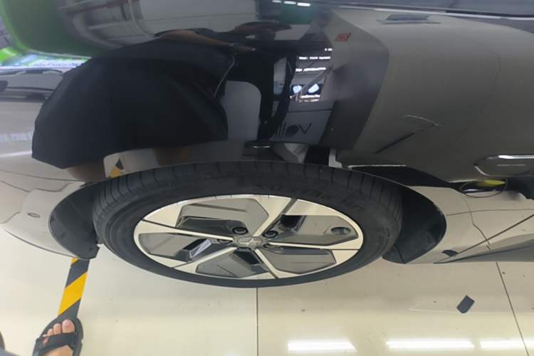 Used XPeng MONA M03 2024 620 with Ultra-Long Range Left Front Wheel Hub