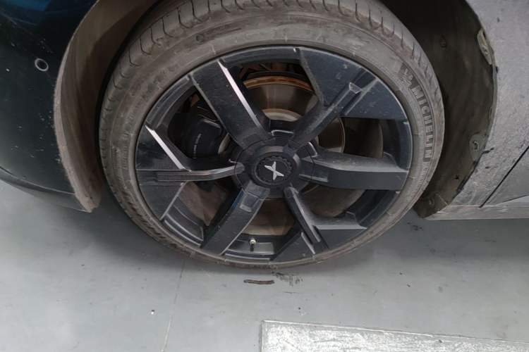 Used XPeng MONA M03 2024 620 with Ultra-Long Range Left Front Wheel Hub