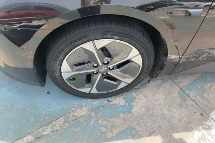 Used XPeng MONA M03 2024 620 with Ultra-Long Range Left Front Wheel Hub
