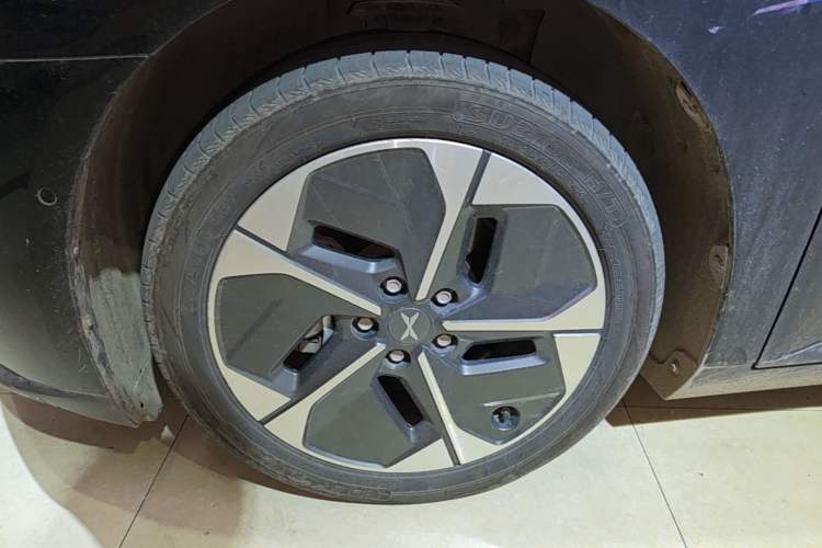 Used XPeng MONA M03 2024 620 with Ultra-Long Range Left Front Wheel Hub