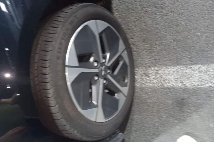 Used XPeng MONA M03 2024 620 with Ultra-Long Range Left Front Wheel Hub