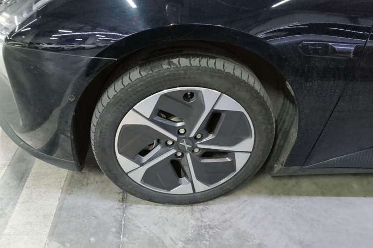 Used XPeng MONA M03 2024 620 with Ultra-Long Range Left Front Wheel Hub