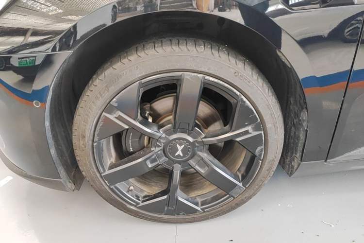 Used XPeng MONA M03 2024 620 with Ultra-Long Range Left Front Wheel Hub