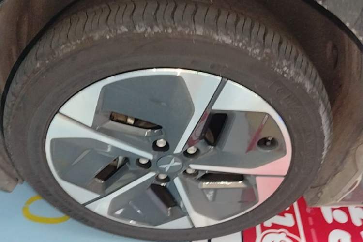 Used XPeng MONA M03 2024 620 with Ultra-Long Range Left Front Wheel Hub