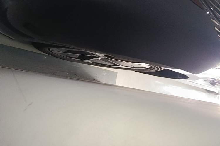 Used XPeng MONA M03 2024 620 with Ultra-Long Range Left Front Wheel Hub