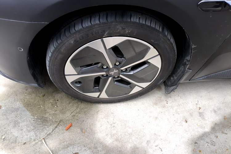 Used XPeng MONA M03 2024 620 with Ultra-Long Range Left Front Wheel Hub