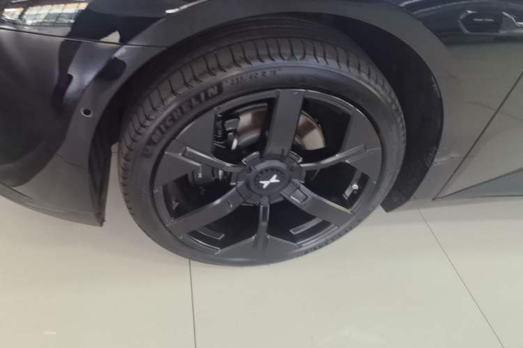 Used XPeng MONA M03 2024 620 with Ultra-Long Range Left Front Wheel Hub