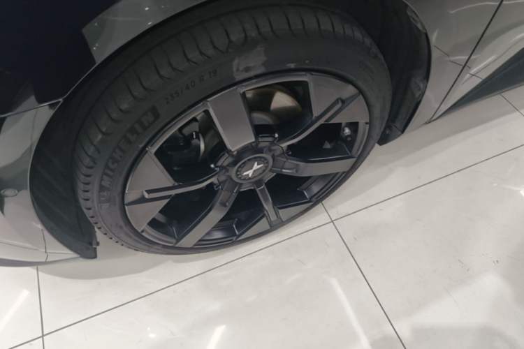 Used XPeng MONA M03 2024 620 with Ultra-Long Range Left Front Wheel Hub