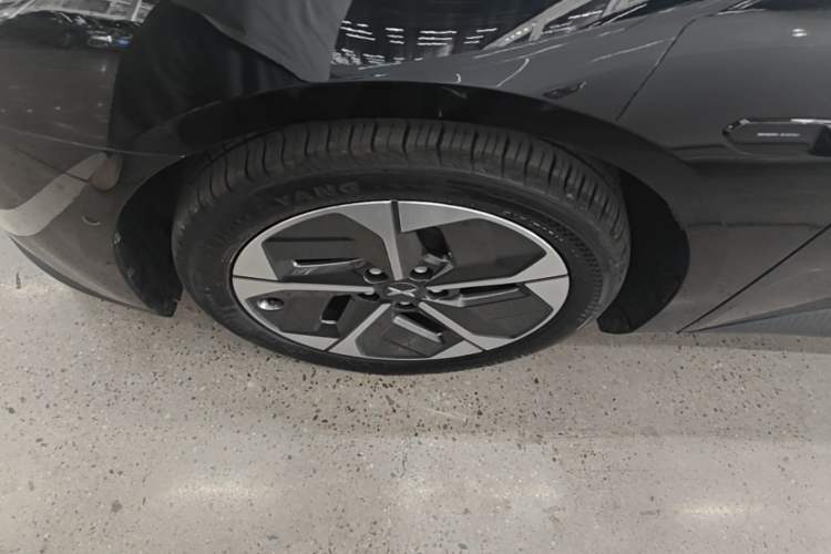 Used XPeng MONA M03 2024 620 with Ultra-Long Range Left Front Wheel Hub