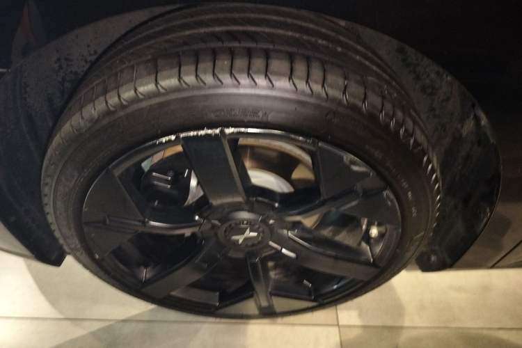 Used XPeng MONA M03 2024 620 with Ultra-Long Range Left Front Wheel Hub