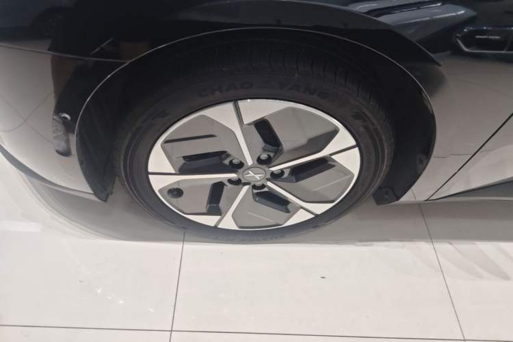 Used XPeng MONA M03 2024 620 with Ultra-Long Range Left Front Wheel Hub