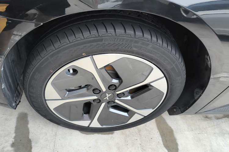 Used XPeng MONA M03 2024 620 with Ultra-Long Range Left Front Wheel Hub
