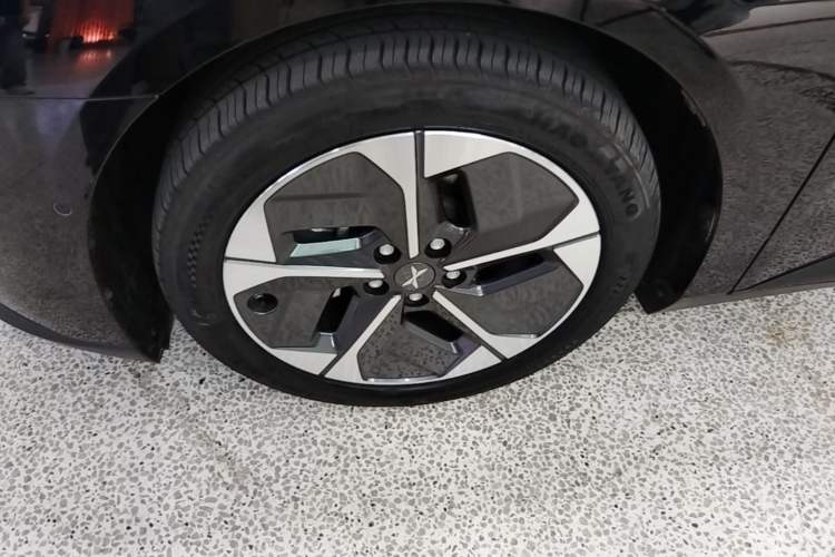 Used XPeng MONA M03 2024 620 with Ultra-Long Range Left Front Wheel Hub