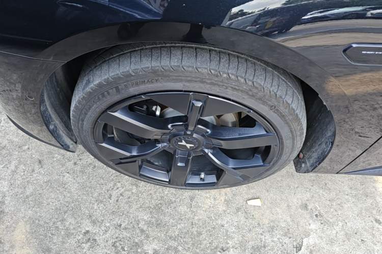 Used XPeng MONA M03 2024 620 with Ultra-Long Range Left Front Wheel Hub