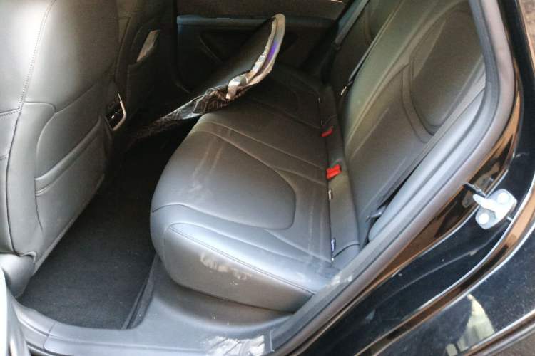 Used XPeng MONA M03 2024 620 with Ultra-Long Range Left Rear Seat