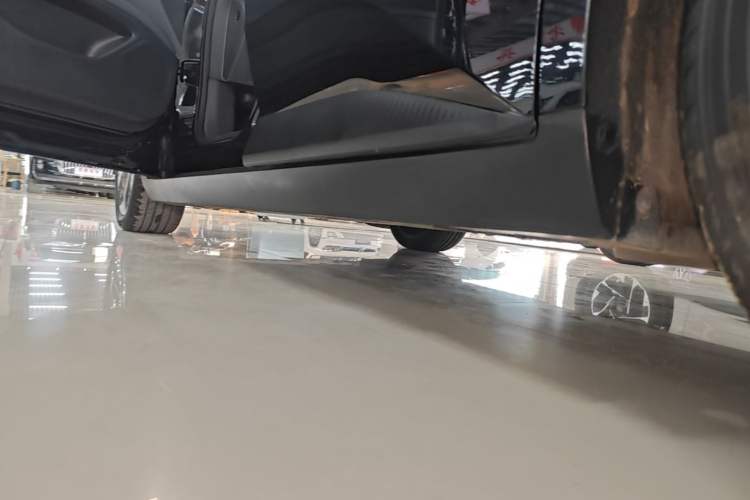 Used XPeng MONA M03 2024 620 with Ultra-Long Range Left Side Sill