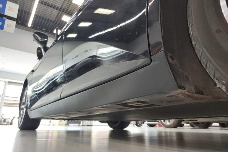 Used XPeng MONA M03 2024 620 with Ultra-Long Range Left Side Sill