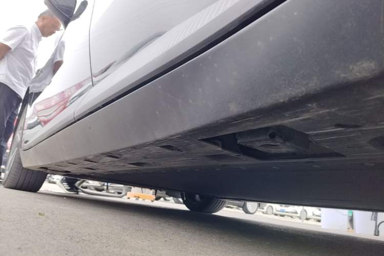 Used XPeng MONA M03 2024 620 with Ultra-Long Range Left Side Sill
