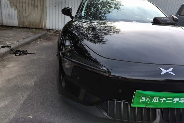 Used XPeng MONA M03 2024 620 with Ultra-Long Range Right Front Headlight